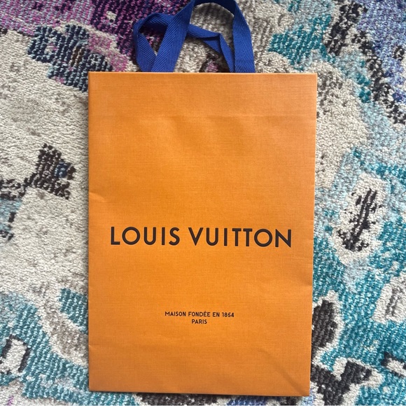 LOUIS VUITTON • Bag 36cm x 25cm - Picture 2 of 4